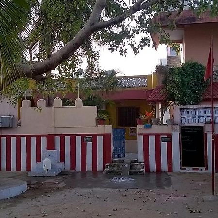 Shakti Family Guest House Махабалипурам Екстериор снимка